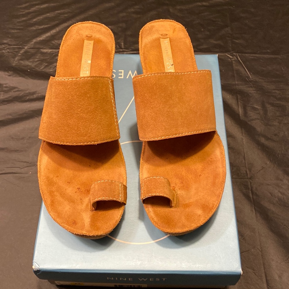Wedge sandal. 2 1/2 inch high. Brushed suede
